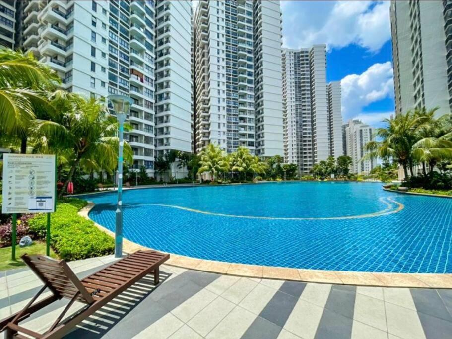 Dangabay Cozyseaview 2bed 3-4pax Acessmall Johor Bahru